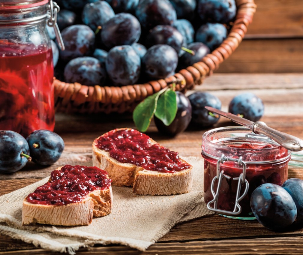 Stabingerhof: Pflaumenmarmelade zum Frühstück Hausgemachte Pflaumenmarmelade vom Stabingerhof als Brotaufstrich